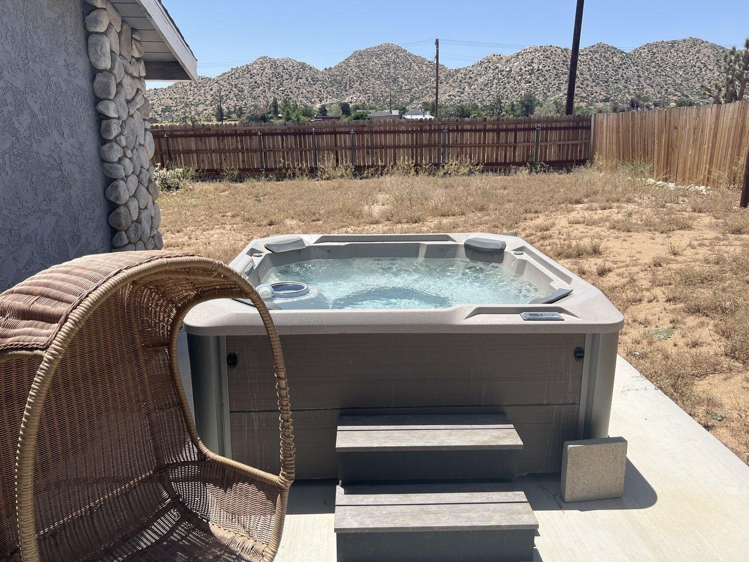 Rawhide Ranch - Walk To Pappy And Harriet'S With Hot Tub! Home Yucca Valley Bagian luar foto